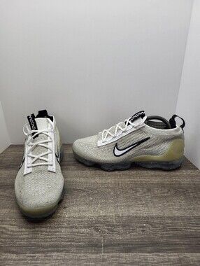 Nike Air VaporMax 2021 Flyknit  DH4084-100 Men's Size 10 Grey Running Shoes